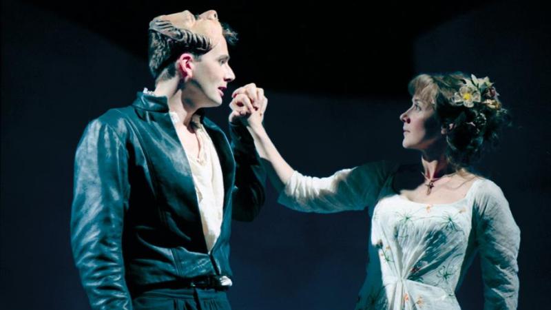 A Arte da Sedução nas Artes Dramáticas: Um Guia pela História do Palco